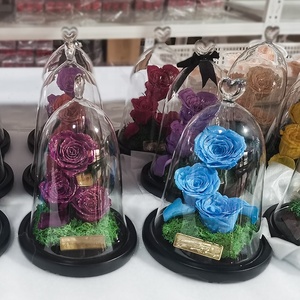 UKIQUEEN Vente en gros en gros Verre <span class=keywords><strong>à</strong></span> pois en forme de cœur naturel Rosa Preservada Domo Eternal Rose Flower Decoration - Product Image 6