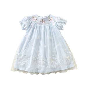 Sommerliches Mädchenkleid in Blau mit Smok-Verzierung, Prinzessinnenkleid mit Schneemann-Stickerei, Tüllstoff, Baumwollmaterial - Kinder-Weihnachtskostüm - Product Image 1