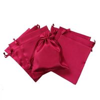Sacs d'emballage en satin rouge personnalisés avec cordon de serrage et impression de logo pour la marque, les cadeaux, les événements, la vente en gros de bijoux
