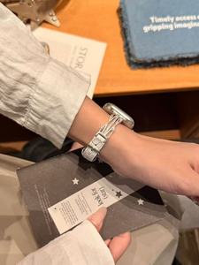 Bracelet de luxe en cuir avec chaîne de poignet et diamants scintillants pour <span class=keywords><strong>Apple</strong></span> Watch (38, 40, 41, 42, <span class=keywords><strong>44</strong></span>, 45, 49 <span class=keywords><strong>mm</strong></span>) - Product Image 2