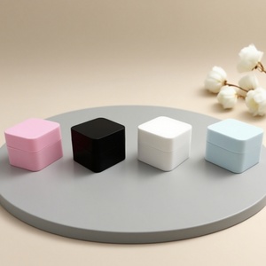 Pots cosmétiques carrés en PP colorés de 5g, 10g, 20g, 30g, 50g, vente en gros, pots en plastique à double paroi pour crème pour les mains et gommage - Product Image 1