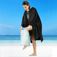 Vente en gros Poncho de surf Serviette de plage à capuche imprimée en microfibre personnalisée pour adulte
