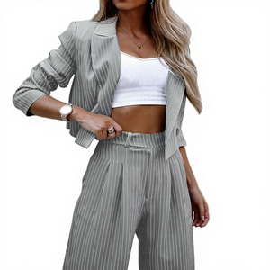 Conjunto de Traje Formal de Dos Piezas para Mujer, Verano 2025, con Chaqueta Corta y Pantalones Rectos a Rayas - Product Image 4