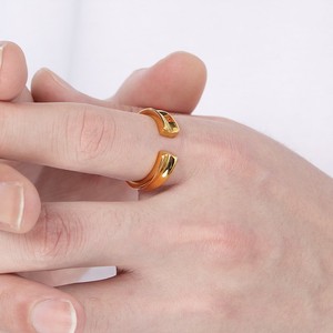 Europäische und amerikanische Mode V-Nut PVD18K Gold Edelstahl Offener <span class=keywords><strong>Ring</strong></span> Kalter Wind Hip-Hop <span class=keywords><strong>Retro</strong></span> Herren <span class=keywords><strong>ring</strong></span> - Product Image 1