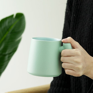 Tasse à thé de bureau personnalisée de grande capacité Tasse en céramique au design moderne <span class=keywords><strong>avec</strong></span> poignée en bois <span class=keywords><strong>Filtre</strong></span> à couvercle pour la séparation du thé - Product Image 5
