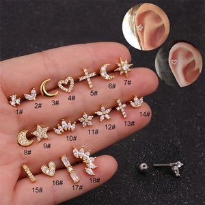 Pendientes Personalizados de Acero Inoxidable con Zirconia Geométrica para Piercing de Cartílago de Oreja - Product Image 2