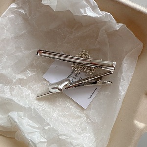 Korean Simple Silver Heart-shaped <strong>Hair</strong> Clip for Women Sweet <strong>Cool</strong> Metal Love Bangs Straight Side Clips Hairpin <strong>Hair</strong> <strong>Accessory</strong> - Product Image 5