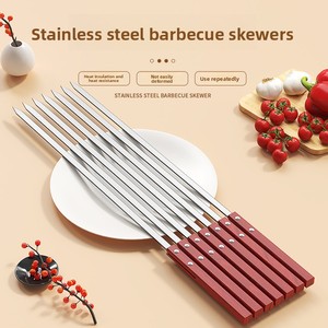 Brochettes de barbecue en acier inoxydable de qualité alimentaire, à lame large et plate, avec manche en bois, pour grillades commerciales en gros - Product Image 1