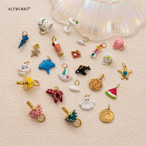 Viajes y Ocio |   Colgante de Comida con Encanto Festivo de Acero Inoxidable Chapado en Oro PVD de 18K |   Resistente al agua, hipoalergénico y sin deslustre - Product Image 4