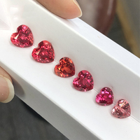 Saphir rouge synthétique de laboratoire en forme de cœur, couleur coucher de soleil excellente, certifié IGI, qualité Cultivate Papalacha Gemstone Day, modèle Madonna