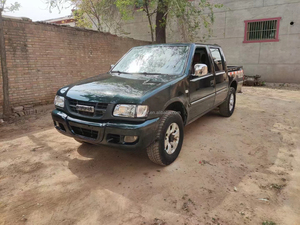 Isuzu <span class=keywords><strong>4x4</strong></span> Diesel Pickup Truck con caja de cambios automática AWD 4 puertas Dirección izquierda Portaequipajes de coche Hecho <span class=keywords><strong>en</strong></span> China - Product Image 6