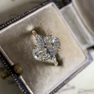 Anello dal Design Ovale, Anello Classico da Dito per Donne - Product Image 4