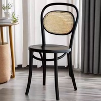 Chaise de salle à manger contemporaine rustique en rotin avec cadre en bois massif pour la restauration et la maison (vente en gros)