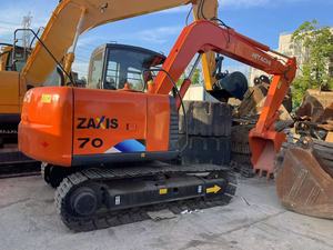 Excavadora Hidráulica Usada Hitachi ZX70 de 7 Toneladas con Diseño Innovador de Ahorro de Energía para Reparación de Carreteras Urbanas y Excavaciones - Product Image 6