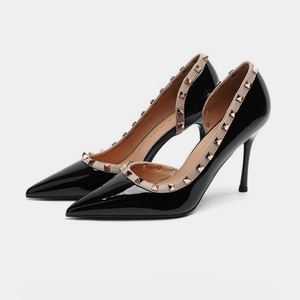 <span class=keywords><strong>Scarpe</strong></span> con <span class=keywords><strong>tacco</strong></span> a spillo 2025 in pelle verniciata nude con <span class=keywords><strong>borchie</strong></span>, <span class=keywords><strong>tacco</strong></span> 10,5 cm, <span class=keywords><strong>scarpe</strong></span> da ufficio - Product Image 2