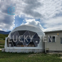 Tente igloo d'extérieur de luxe Couverture en PVC imperméable Maison dôme géodésique pour glamping Logo personnalisé Matériau du poteau en aluminium et fibre de verre
