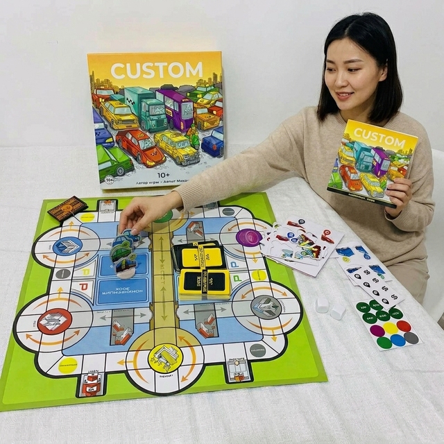 Custom Board Game Set with Custom Design Digital Printing Recyclable Paper Box Packaging for Family Party Strategy Game