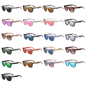 Vente en gros de lunettes de soleil rétro classiques carrées HD de créateur de marque lunettes de soleil vintage polarisées pour hommes vert <span class=keywords><strong>blanc</strong></span> cadre rouge clair - Product Image 2