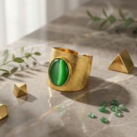 Ins Chic Vintage Statement-Fingerring aus anlaufbeständigem Edelstahl, 18 Karat vergoldet, großer ovaler grüner Katzenaugenstein, breit