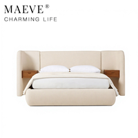 Lit moderne avec tête de lit à ailes rembourrée en lin, table de chevet intégrée de luxe, lit en bois massif, meubles de chambre à coucher pour villa