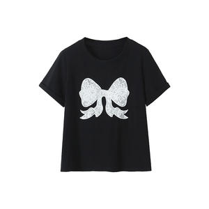 Happy Plus Tee-shirt à manches courtes avec nœud brodé, haut tricoté d'été pour femme, grande taille, noir - Product Image 2