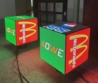 Display LED a Cubo di Rubik a 5 Lati P3.91 Impermeabile per Esterni Commerciali, Schermo Video 3D 5000cd/mq per Pubblicità/Segnaletica Parchi