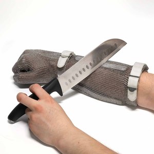 Guantes de seguridad de acero inoxidable resistentes a cortes con correa textil, diseño de malla larga y extensión para carnicería y cocina - Product Image 3