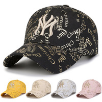 Casquette de baseball unisexe respirante et tendance en coton et polyester à 6 panneaux avec broderie machine et boucle métallique, imprimé graffiti