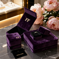 Boîtes à bijoux de luxe exclusives haut de gamme personnalisées avec logo en relief quadricolore pour colliers, boucles d'oreilles, montres et pendentifs