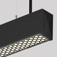Lumière d'inondation réfléchissante en nid d'abeille anti-gare d'intérieur moderne 45W lampe de bureau suspension linéaire en aluminium