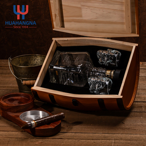 Decantador de <span class=keywords><strong>whisky</strong></span> transparente artesanal de 25 oz (80 ml) con vasos de chupito de calavera, set de regalo en caja de barril para vino, licor, <span class=keywords><strong>whisky</strong></span> escocés - Product Image 5