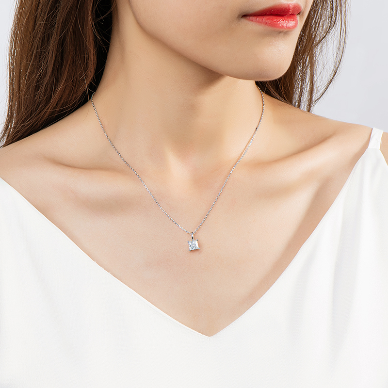 早期完売★WING BLING★Moissanite 1ct Necklace silver925 人気 1 Carat Moissanite Pendant Necklace 925 Sterling Silver