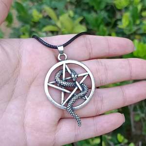 قلادات على شكل نجمة خماسية وثعبان ملتف بأسلوب أوروبي أمريكي عتيق، قلادات دائرية عصرية للرجال - Product Image 2