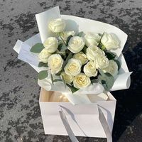 Bouquet de roses blanches - Cadeau d'anniversaire pour petite amie et meilleure amie. Cadeau romantique imperméable et recyclable