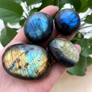 หินลาบราดอไรต์ธรรมชาติขัดเงา สำหรับบรรเทาความวิตกกังวล ความเครียด และบำบัด หินลาบราดอไรต์ขนาดพกพา - Product Image 3