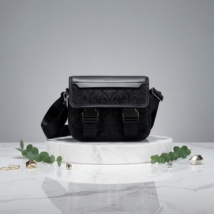 <span class=keywords><strong>Sac</strong></span> bandoulière décontracté en cuir PU <span class=keywords><strong>pour</strong></span> <span class=keywords><strong>homme</strong></span> 2026 – <span class=keywords><strong>Sac</strong></span> messager latéral avec broderie personnalisée, logo et bouton de <span class=keywords><strong>luxe</strong></span> - Product Image 2
