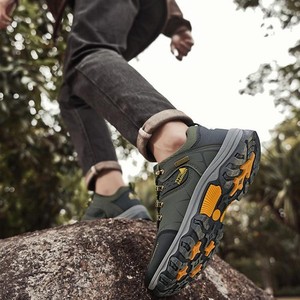 Mocasines de Lujo para Hombre, Diseño OEM, Piel Sintética, Suaves, Ligeros, Forro de Malla Transpirable, Suela de PVC, con Cordones, Patrón Geométrico - Product Image 2