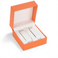 Boîte cadeau pour montres de couple, design carré à rabat, extérieur en cuir PU, intérieur en plastique, pour deux montres, accessoire de poignet