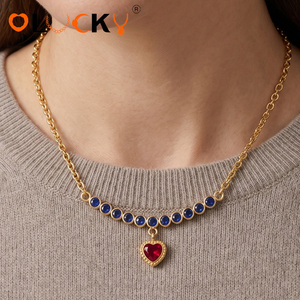 Fabricant <span class=keywords><strong>de</strong></span> bijoux personnalisés LUCKYJIU, collier en acier inoxydable plaqué or 18 carats, résistant à l'eau, avec cristaux délicats, <span class=keywords><strong>barre</strong></span> incurvée et pendentif en forme <span class=keywords><strong>de</strong></span> cœur - Product Image 2