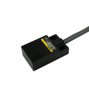 เซ็นเซอร์ตรวจจับวัตถุแบบเหนี่ยวนำ Omron รุ่น TL-W3MB1/TL-W3ME1/TL-W3MC1 ระยะตรวจจับ 3 มม. แบบ NPN Output ขั้วต่อ M12 วัสดุพลาสติก สำหรับงานอุตสาหกรรม - Product Image 2