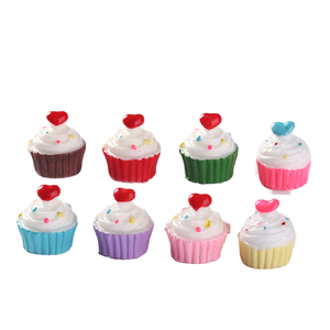 Ensemble d'ornements miniatures en forme <span class=keywords><strong>de</strong></span> cupcakes, figurines en résine multicolores pour la décoration <span class=keywords><strong>de</strong></span> micro-paysages <span class=keywords><strong>et</strong></span> <span class=keywords><strong>de</strong></span> jardins féériques - Product Image 1