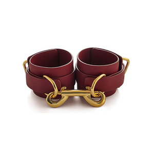 ปลอกคอหนัง BDSM พร้อมโซ่ทองและสายรัดสำหรับการเล่นแบบผู้ใหญ่ - Product Image 4