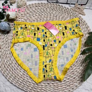 Амиси 189-6 #   Новые модные трусы-шорты для девочек-подростков из молочного шелка со средней посадкой и цветочным принтом - Product Image 3