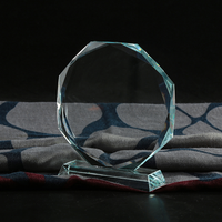 Trophée en cristal rond à facettes multiples gravé au laser, récompense commémorative en cristal pour les récompenses d'entreprise et les événements sportifs