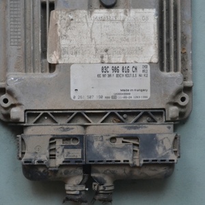 Piezas <span class=keywords><strong>de</strong></span> Desguace <span class=keywords><strong>de</strong></span> Automóviles <span class=keywords><strong>de</strong></span> <span class=keywords><strong>Segunda</strong></span> <span class=keywords><strong>Mano</strong></span>, Placa <span class=keywords><strong>de</strong></span> Computadora <span class=keywords><strong>de</strong></span> Motor A3 Q3, ECU <span class=keywords><strong>de</strong></span> Golf Beetle, Unidad <span class=keywords><strong>de</strong></span> Control, Scirocco 03C987389FB MED17.5.5 - Product Image 2