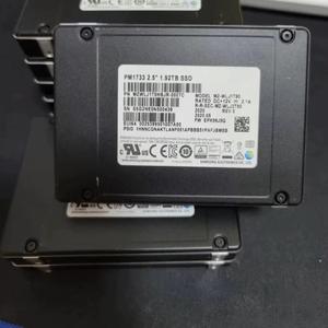 ฮอร์นก์ ชิง โซลิดสเตทไดรฟ์ มือสอง รุ่น MZWLJ1T9HBJR-0007C PM1733 U.2 1.92T 7C 6Gbps SSD - Product Image 1