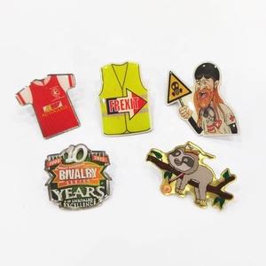 Vente en gros de badges en émail personnalisés en métal, motifs mignons de dessins animés et d'anime, et de pin's de revers imprimés en époxy sur acier inoxydable - Product Image 3