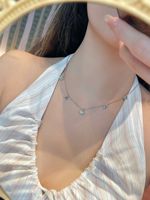 Collier Coquillage de Plage, Luxe Léger pour Femme, Pendentif Design Niche et Haut de Gamme, Chaîne Ras du Cou, Accessoire Féminin
