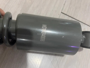 Amortiguador de camión de acero nuevo a precio de fábrica <span class=keywords><strong>WG1642440088</strong></span> para vehículos Sinotruk HOWO - Product Image 3