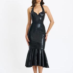 Vestido de Noche Sexy Negro de Cuero para Mujer, Estilo Halter con Escote Corazón, Acampanado, Sin Mangas y Fruncido, de Venta Caliente y Personalizado - Product Image 1